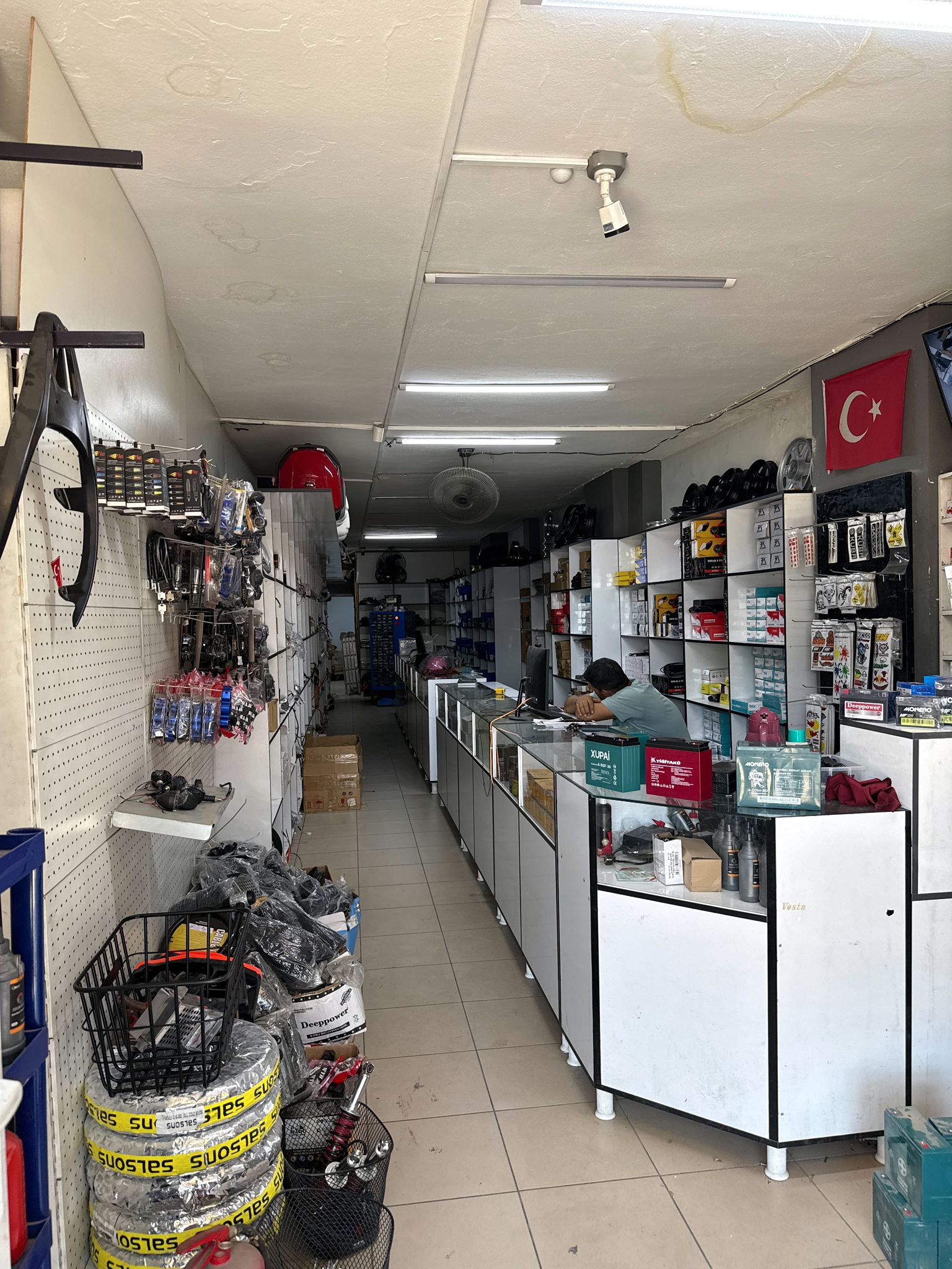 Velit Motor Mağaza Görünümü